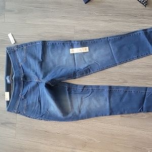 Size 16 regular Old Navy